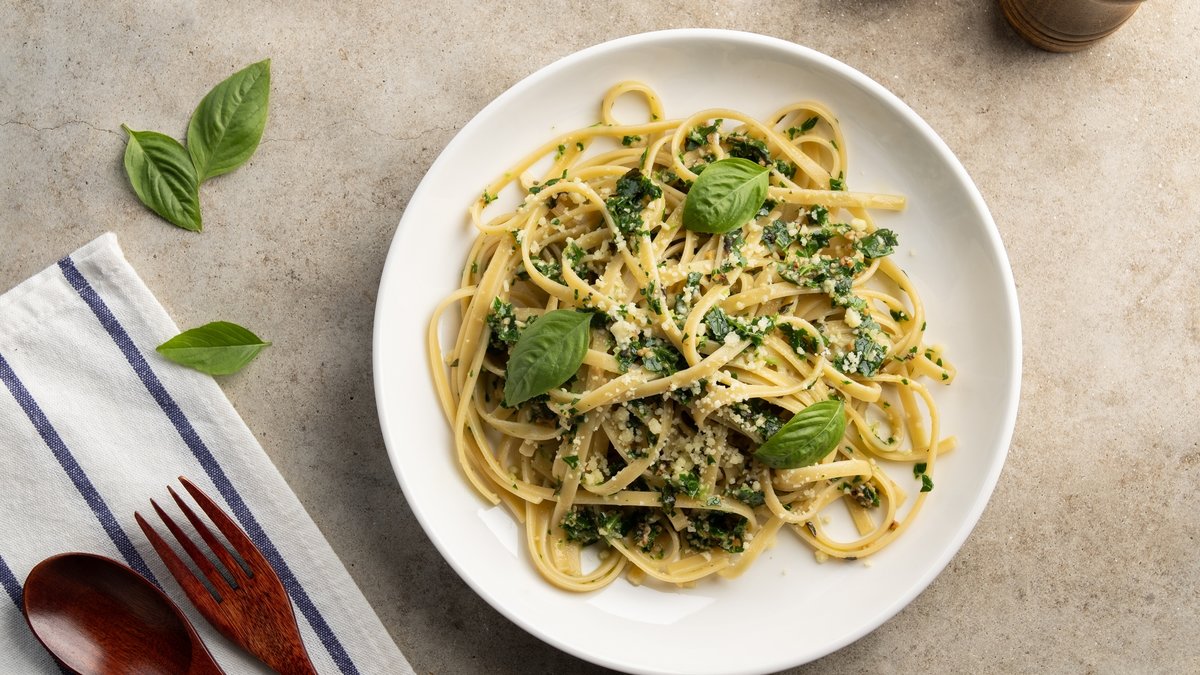 Fesleğenli Parmesanlı Linguine