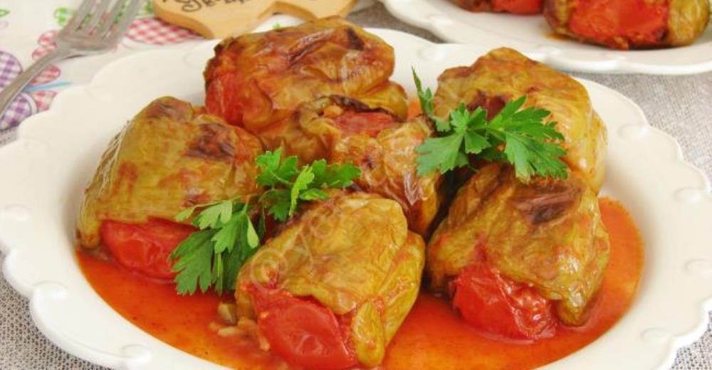 FIRINDA BİBER DOLMASI (Tencerede Yapmaktan Çok Daha Lezzetli)